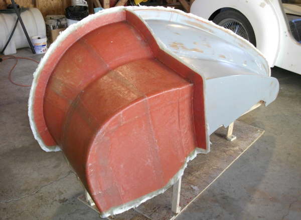 Front fender molds lay-up - inboard